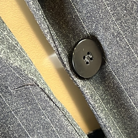 KENNETH COLE Charcoal & White Pinstripe Blazer Size 14W - Picture 5 of 11